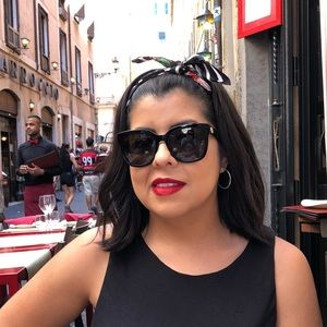 Meet your Posher, Maria